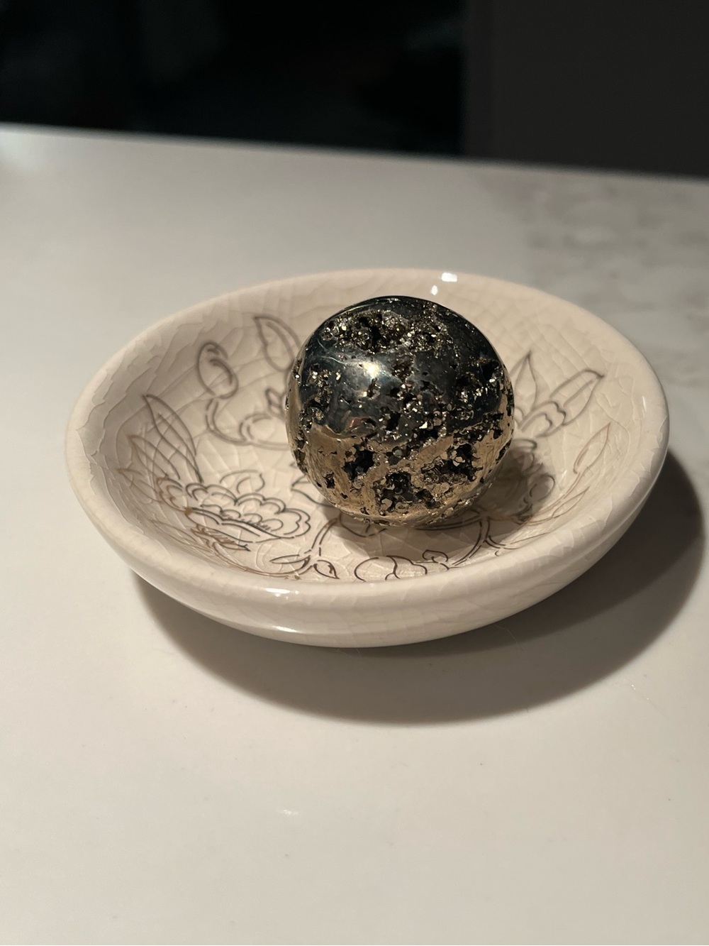 NWT floor 9 crackle bowl with silver colored metal ball.